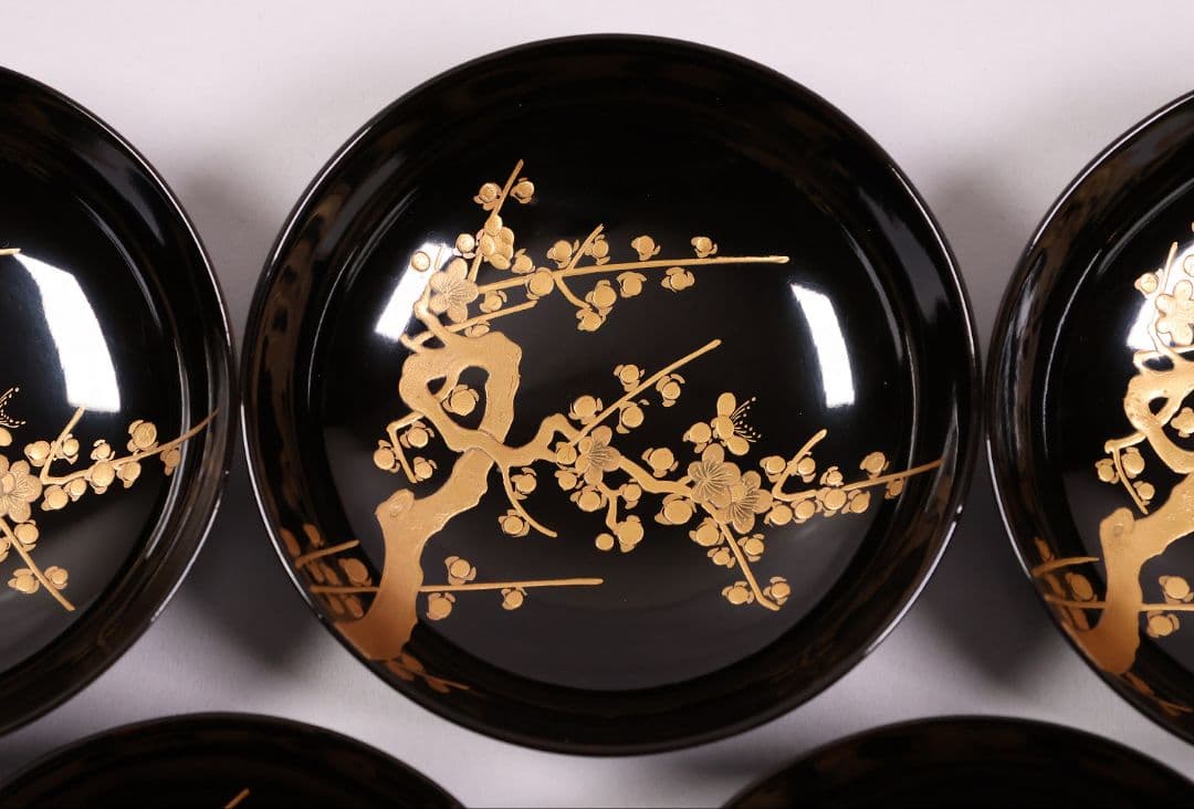 【CM233】古い木皿 五客 梅 金蒔絵 黒塗 小皿 菓子皿 木製漆器 大正昭和