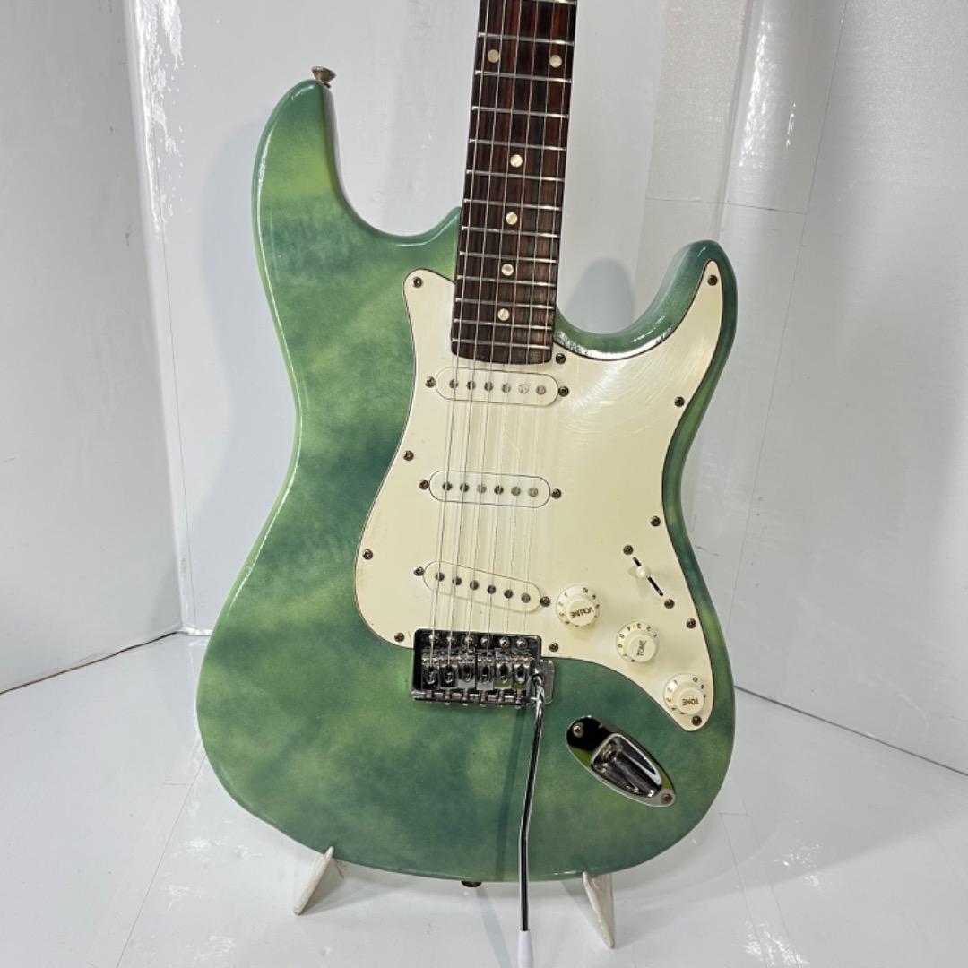 Vintage 　ストラトキャスタータイプ 　カモ感グリーン