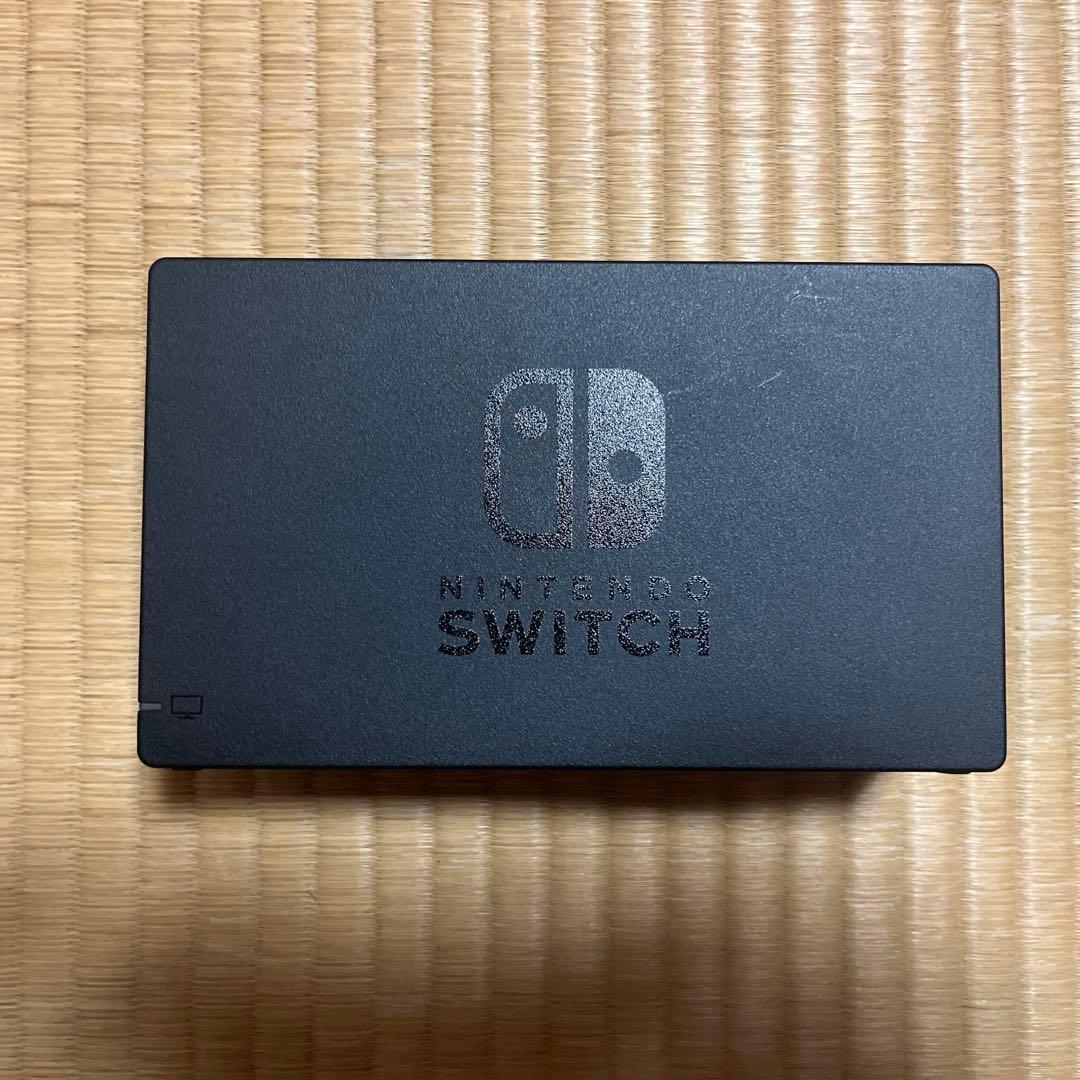 ニンテンドースイッチ(旧型)、ゲームソフト４種、コントローラー、ケースまとめ売り