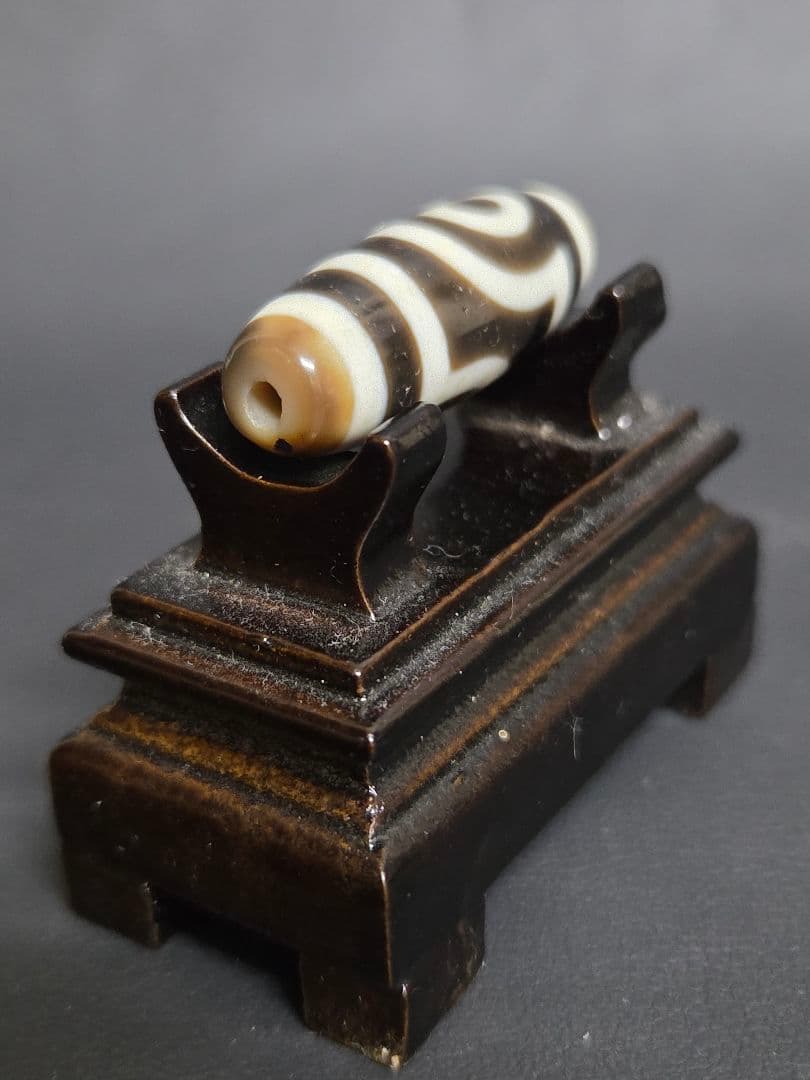 082 天珠 正統派 二眼天珠 dzibeads！ - メルカリ