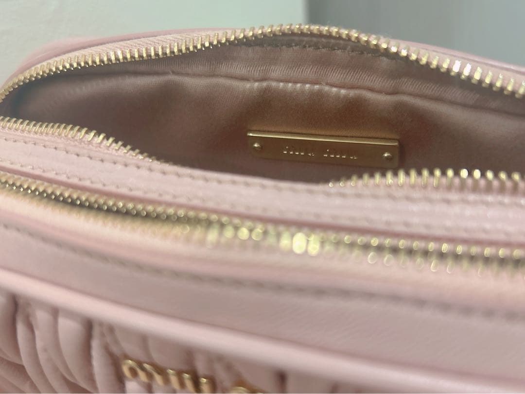 MIU MIU ピンク ショルダーバッグ キルティング