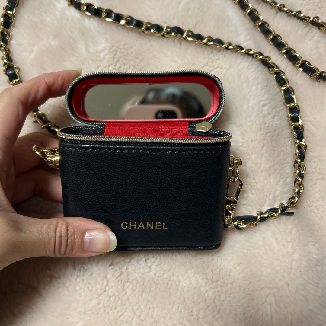 CHANEL ノベルティ ブラックレザー小物入れ