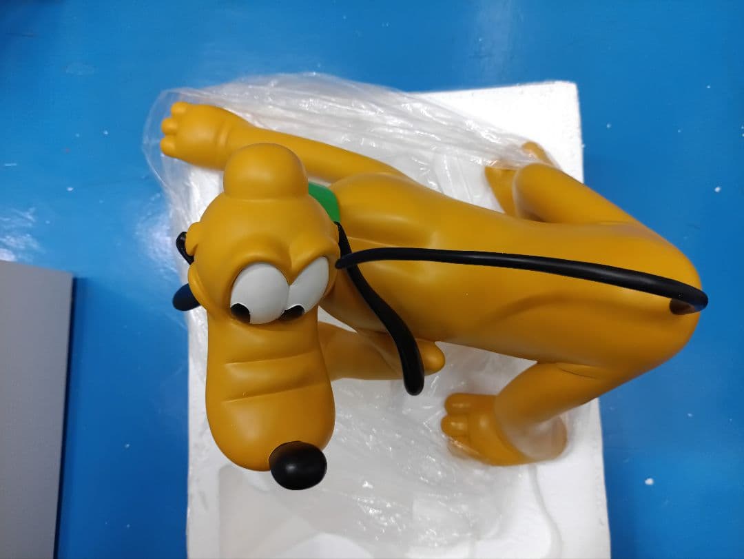 プルート 特大フィギュア 置物 ディズニー　スタチュー