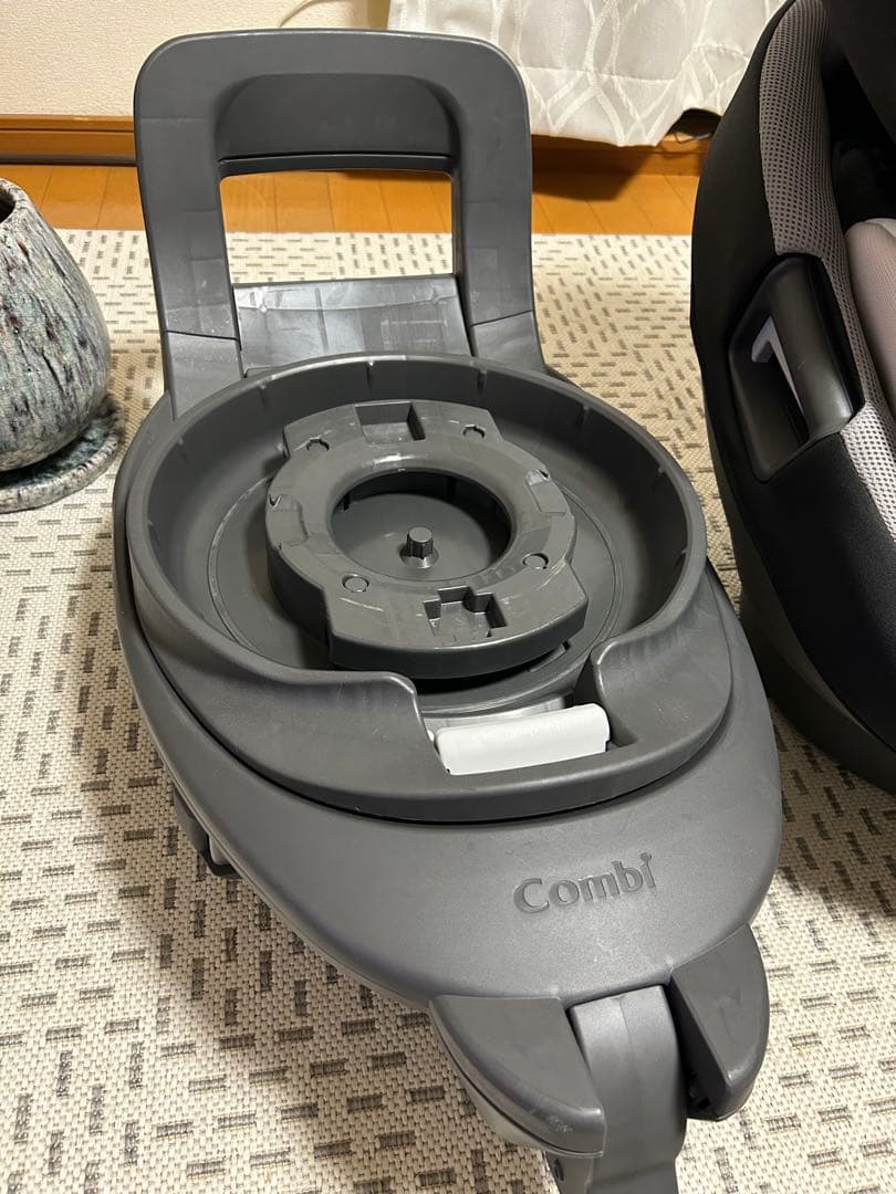 美品 コンビ THE S air ISOFIX エッグショック ZA-670