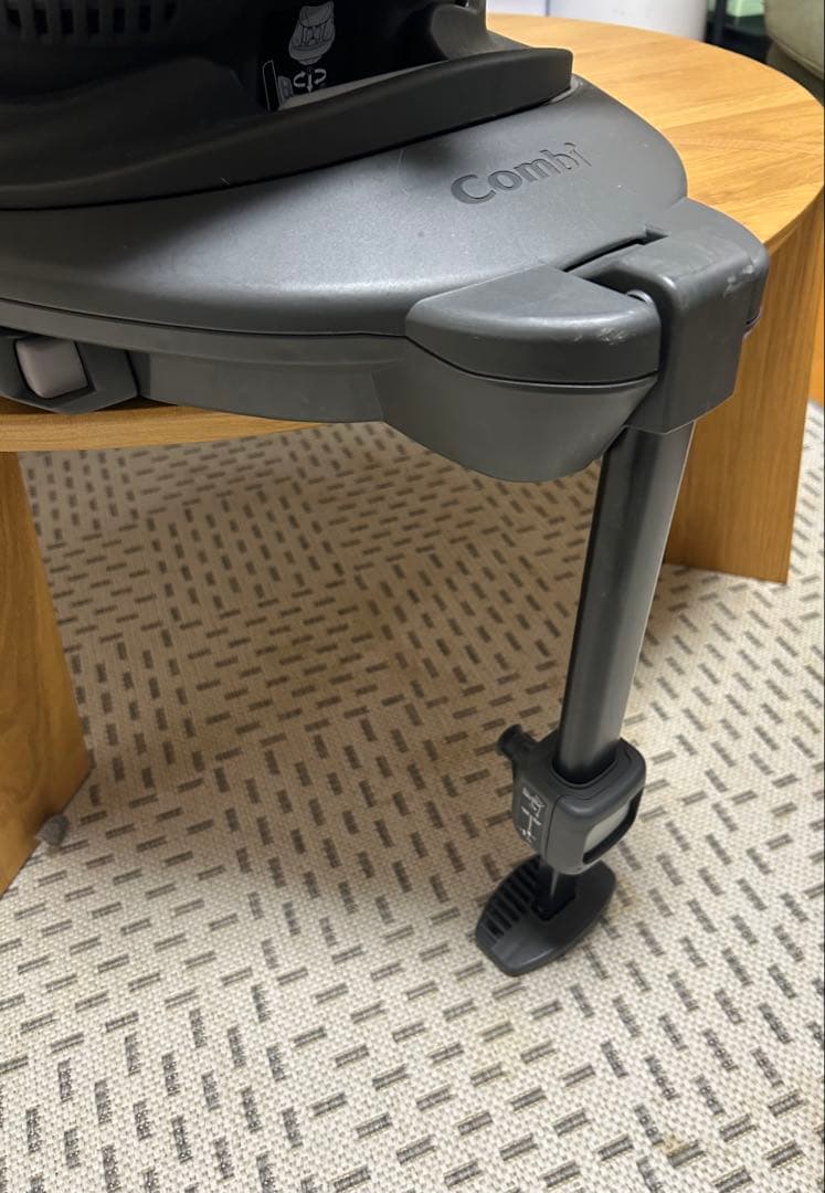 美品 コンビ THE S air ISOFIX エッグショック ZA-670