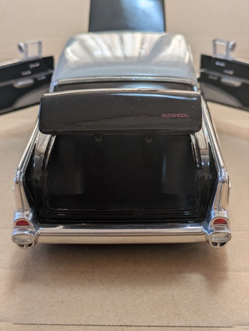 JADA 1957 シボレー ベルエア1/24スケール　ミニカー