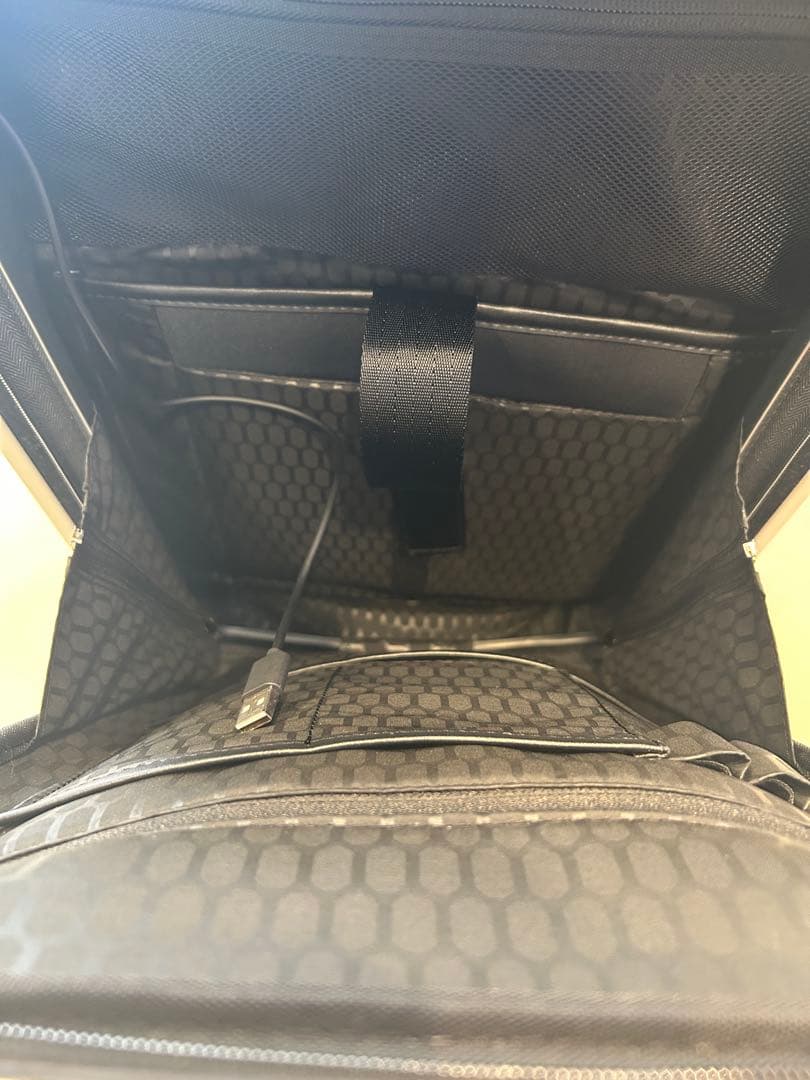 9月6日7日限定価格 ポルシェスーツケース ブラック 新品未使用.確実