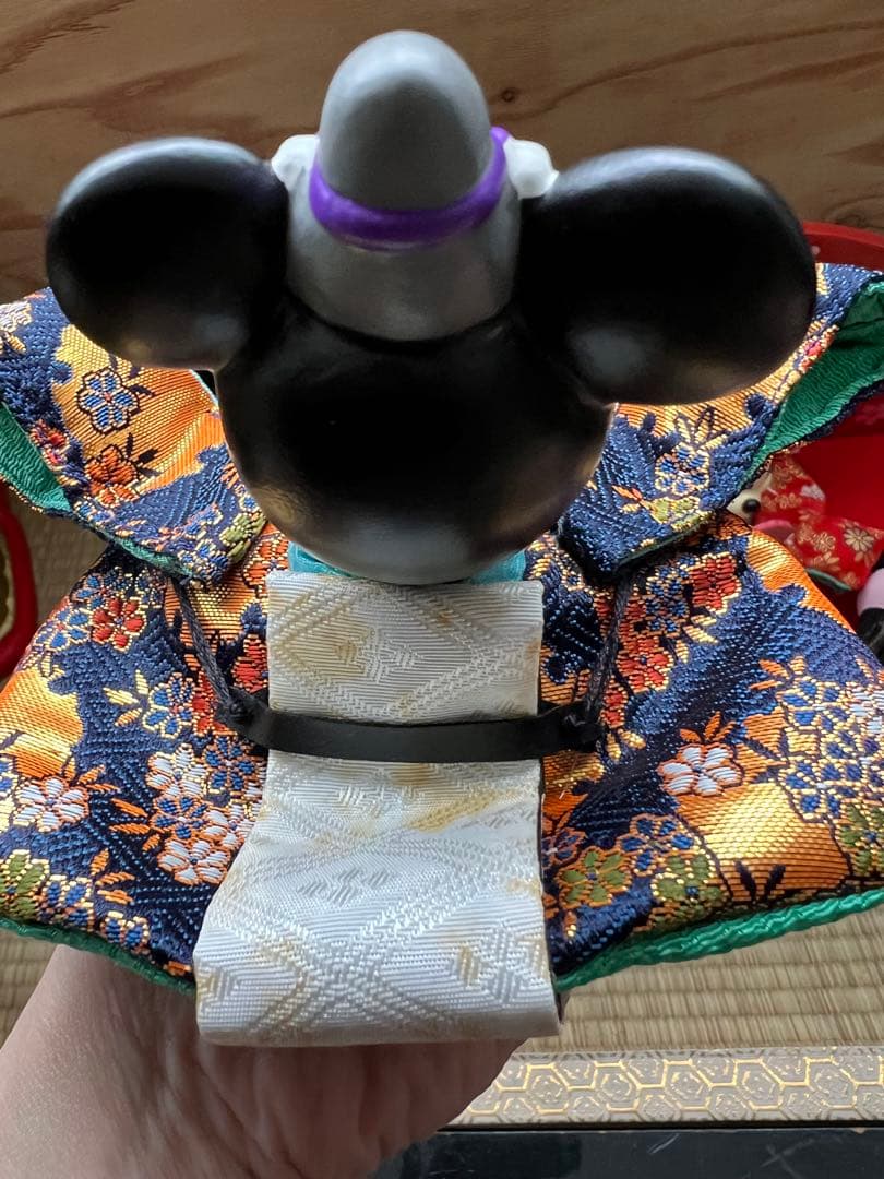 ミッキーミニー雛人形　吉徳大光　陶器製　ガラスケース付き