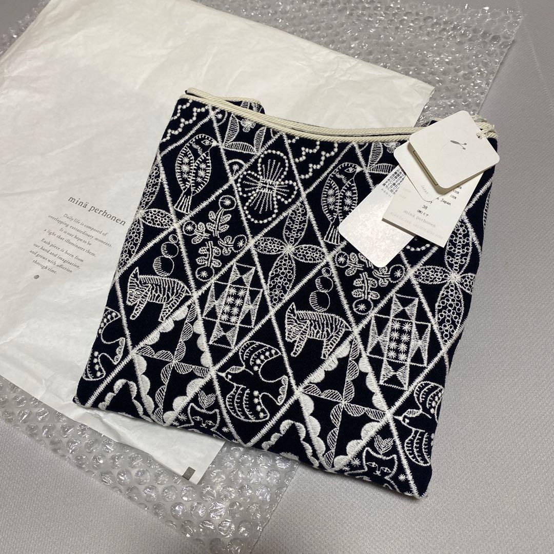 希少　新品タグ付き　ミナペルホネン　シンフォニー　総刺繍スカート　38