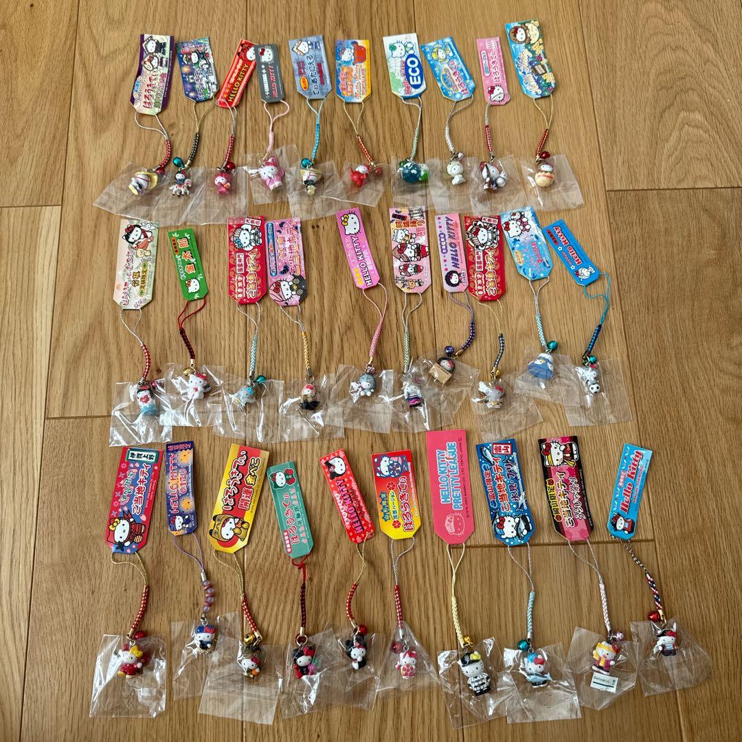 ハローキティ　ご当地キティ　ストラップ　557個おまとめ セット売り　根付け