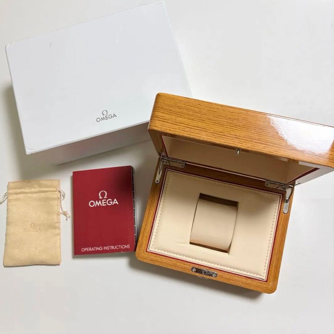 オメガ　腕時計　ウォッチ　ケース　空箱　木目調　現行品　B 美品 オメガ 腕時計 ウォッチ ケース 空箱 木目調 現行品 - メルカリ