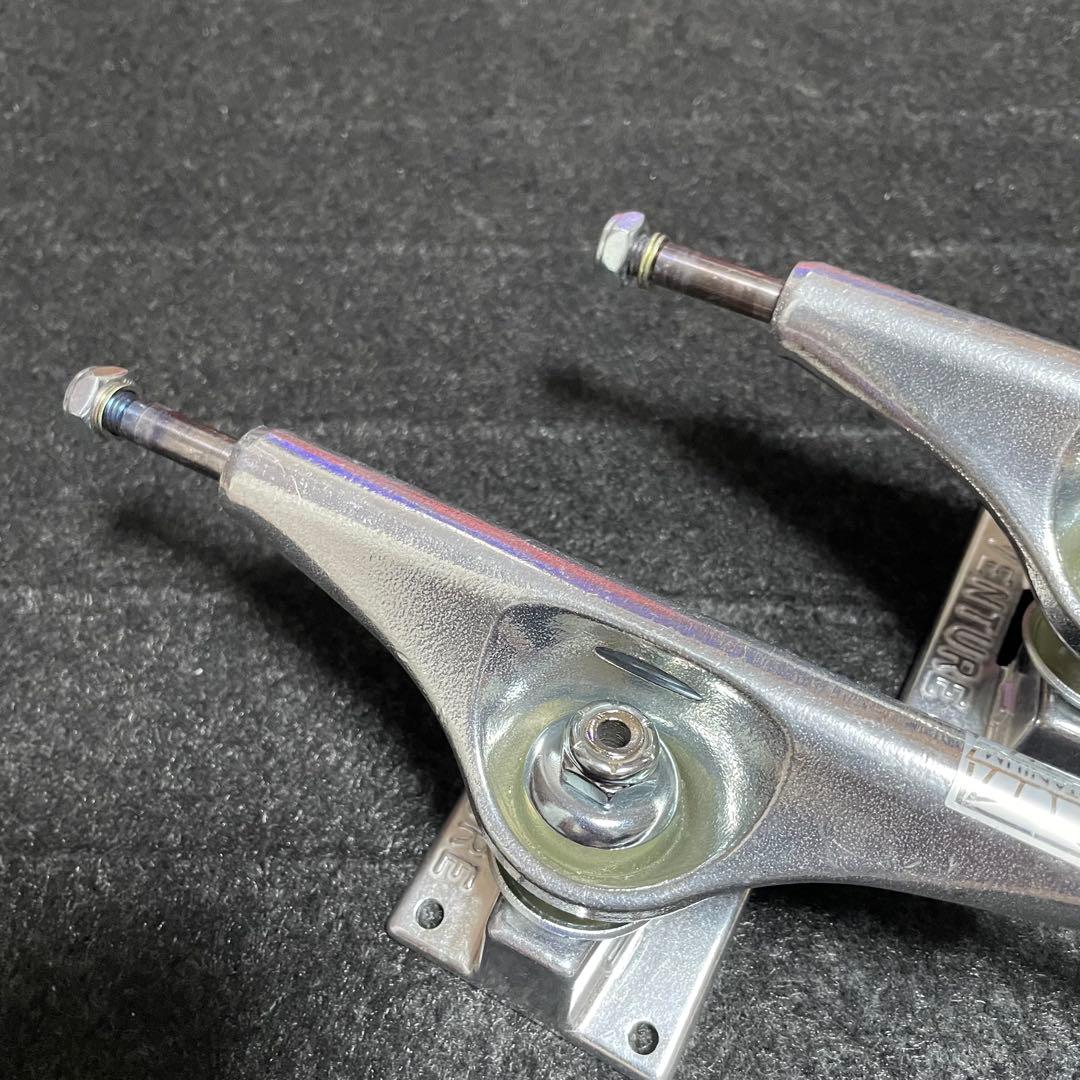venture ベンチャー　チタニウム　新品　未使用　5.8 スケボートラック