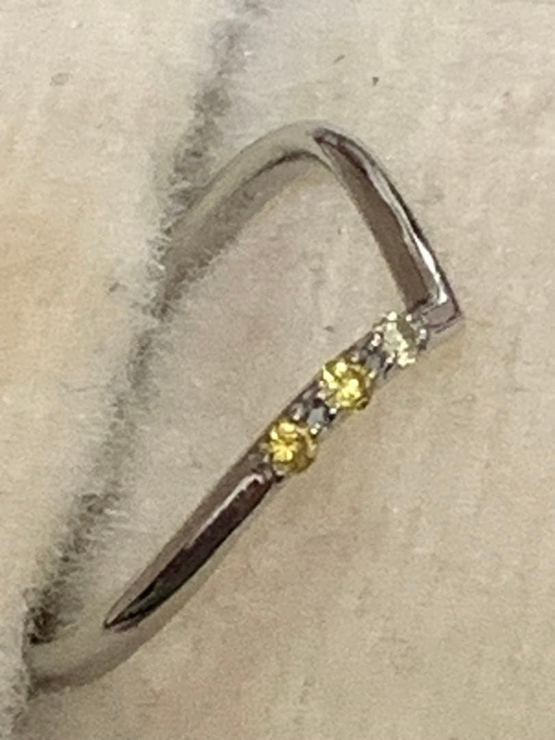 プラチナ950V字型リング イエローダイヤモンド　サイズ13号