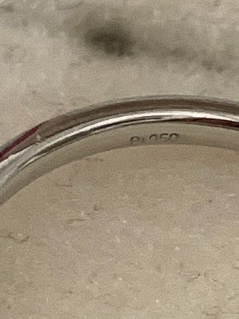 プラチナ950V字型リング イエローダイヤモンド　サイズ13号