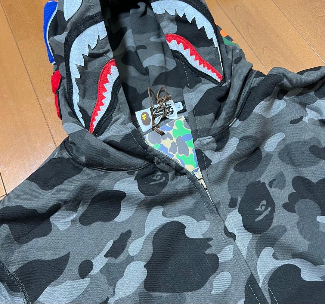 A BATHING APE カモフラージュシャークパーカー