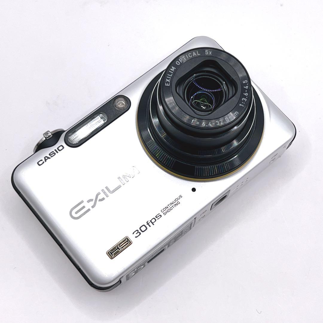極美品】 CASIO EX-FC100 コンパクトデジタルカメラ シルバー