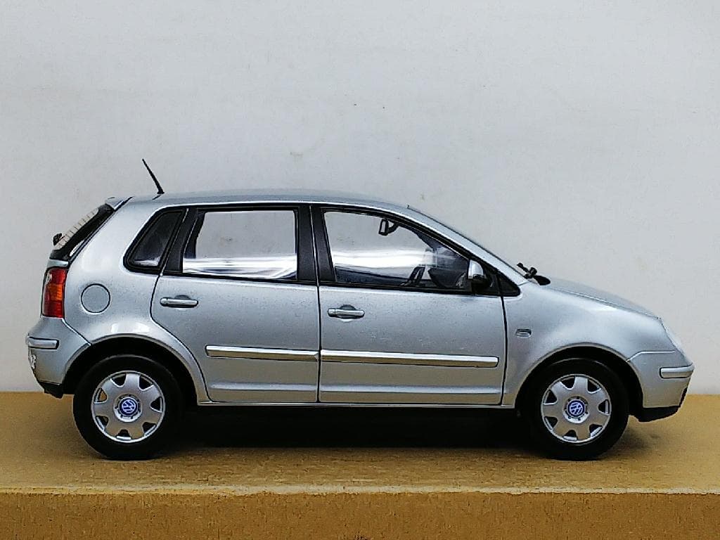 上海ディーラー特注品 ANSONアンソン製 1/18 フォルクスワーゲン・ポロ