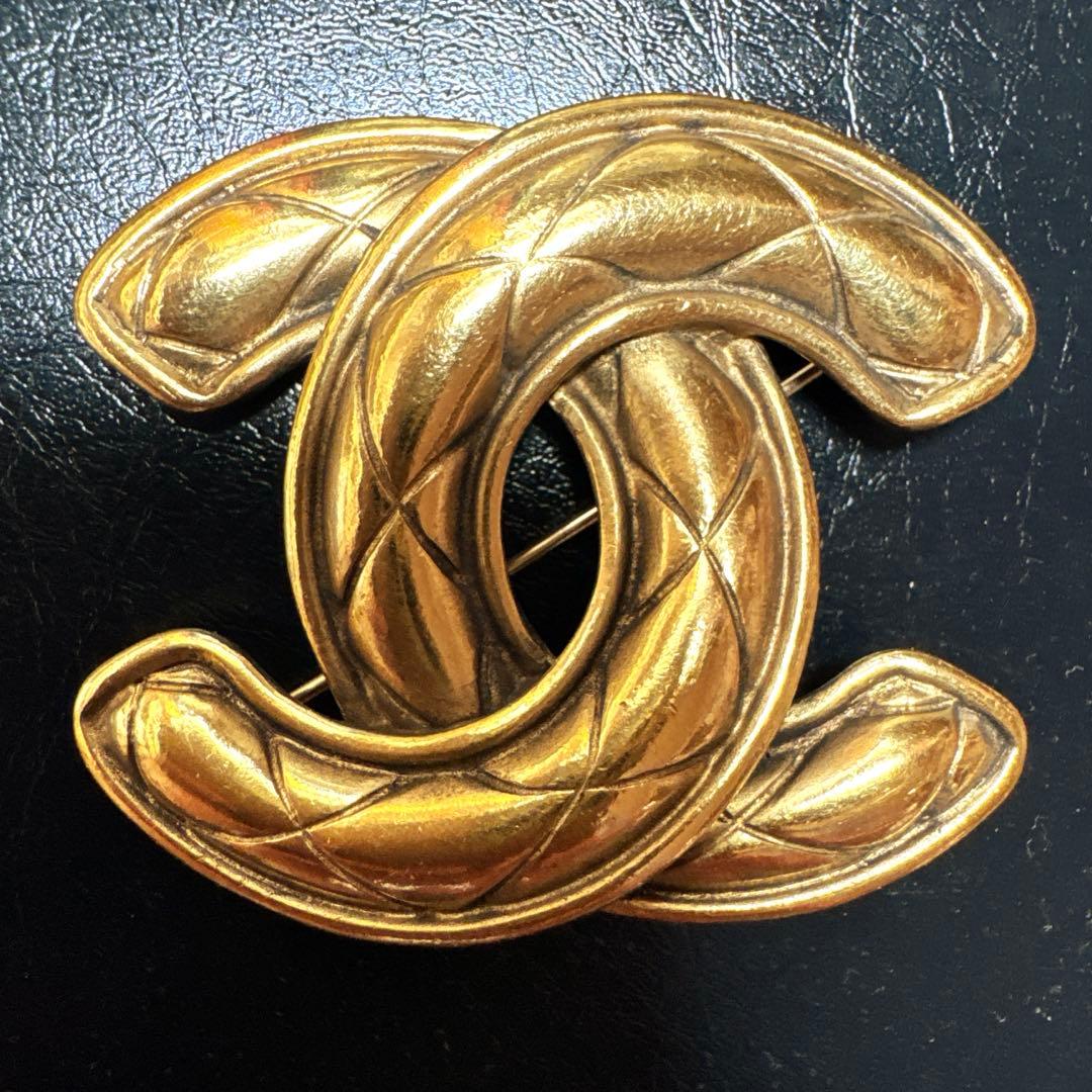 n*a様 2903☆CHANEL ブローチ 1152 マトラッセ ココマーク ゴ