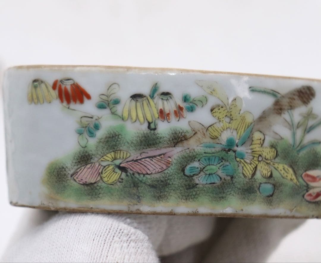 中国　清時代　粉彩花卉昆虫紋香燻　送料込み1213