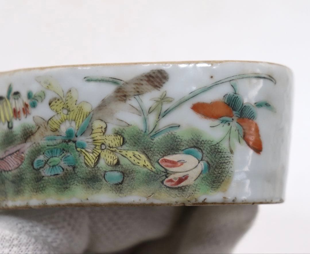 中国　清時代　粉彩花卉昆虫紋香燻　送料込み1213