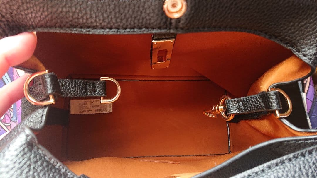 CHARLES & KEITH メタリックアクセントバケットバッグ チョコレート