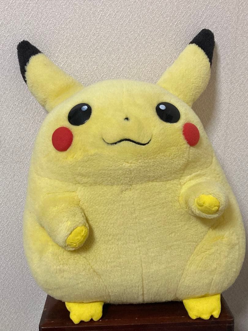 初期ピカチュウ ぬいぐるみ
