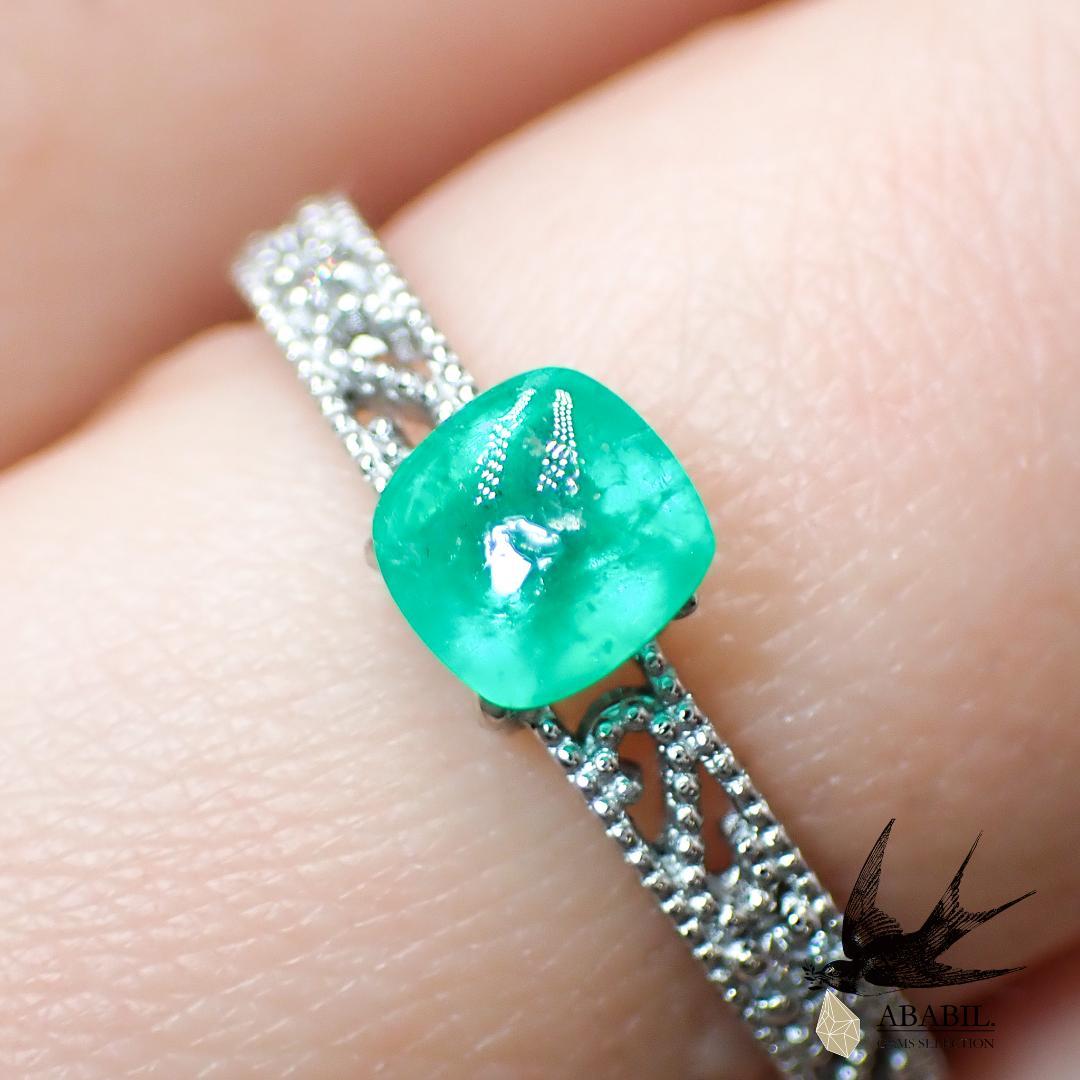 天然エメラルド0.47ct【コロンビア】★シュガーローフカット★