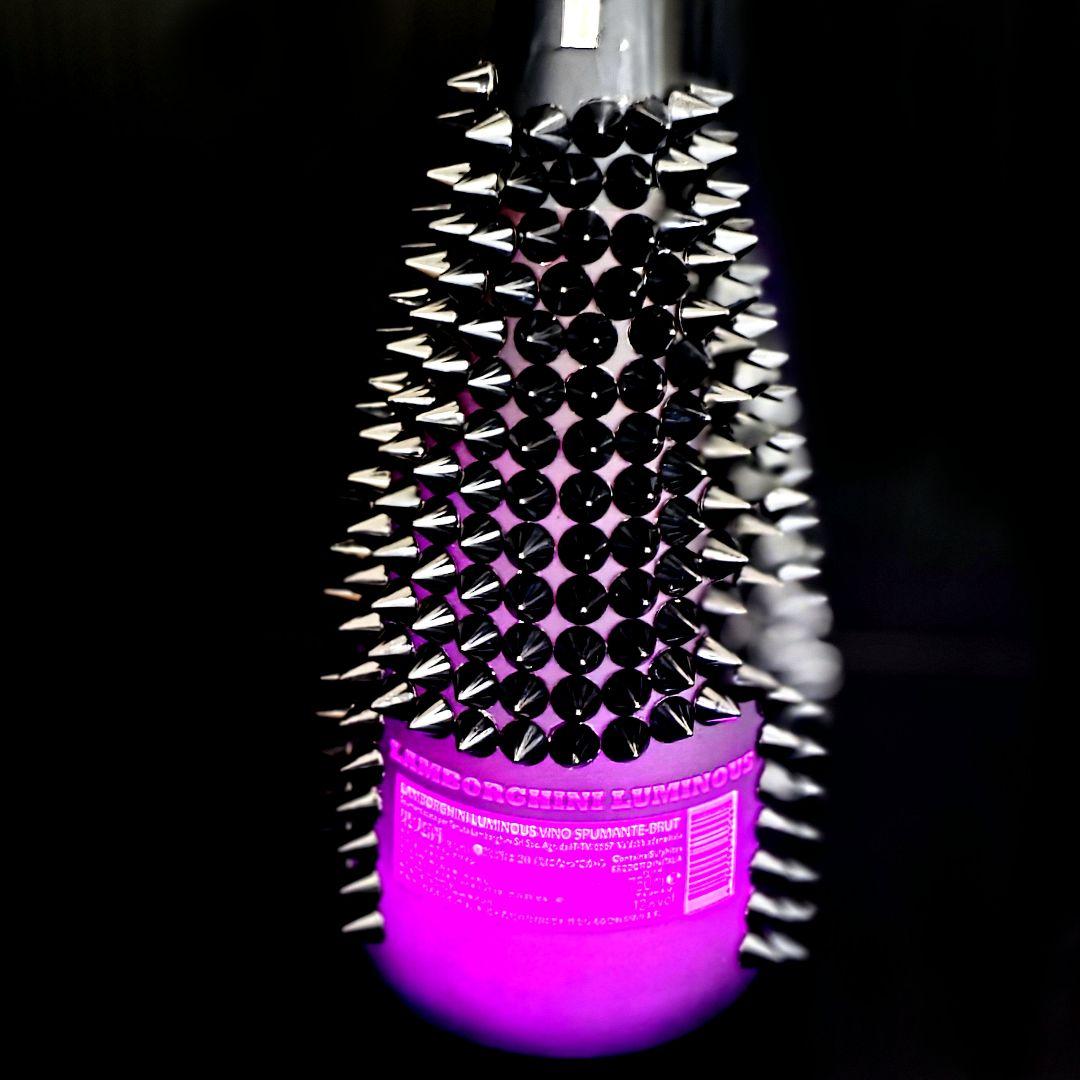 24時間以内発送】ランボルギーニ ルミナス ブラック 光るボトル