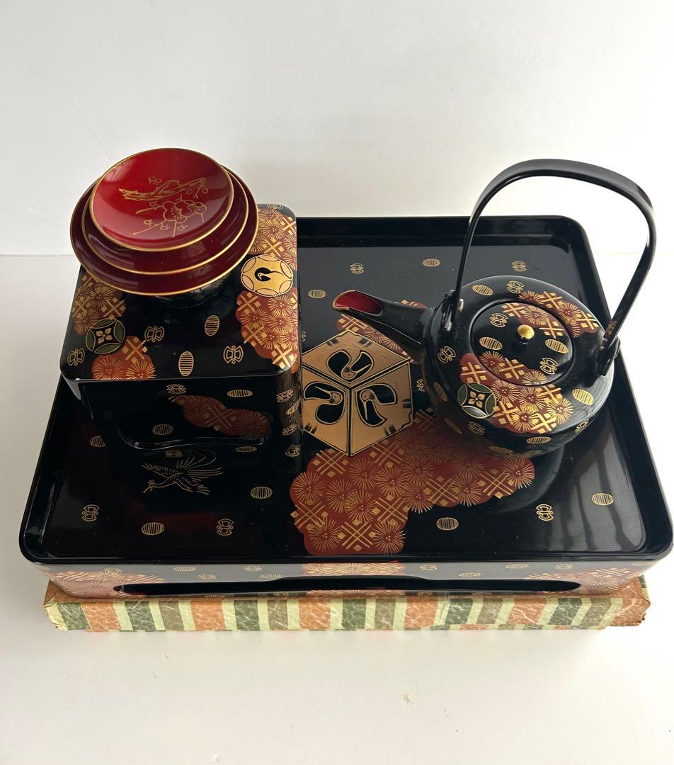 会津塗 黒塗 絵島型 四ツ揃 お屠蘇器 漆器セット 木箱入 金彩 鶴文様 松竹梅