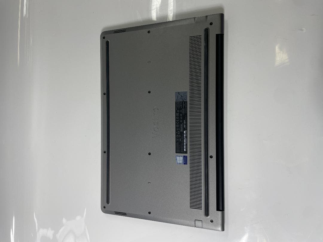 DELL Vostro 5568 7世代-i7/8GB/256GB