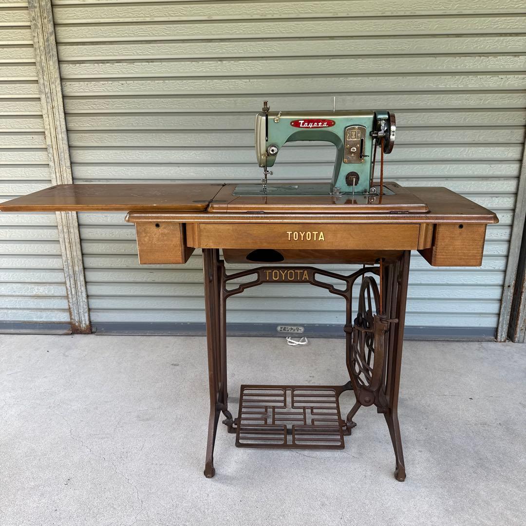 TOYOTA 足踏みミシン アンティーク ミシン 鉄脚 昭和レトロ - メルカリ
