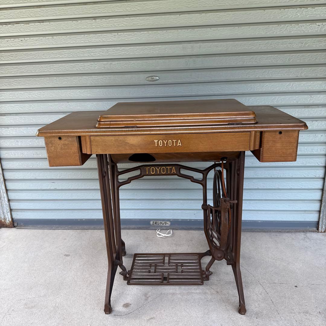 TOYOTA 足踏みミシン アンティーク ミシン 鉄脚 昭和レトロ - メルカリ