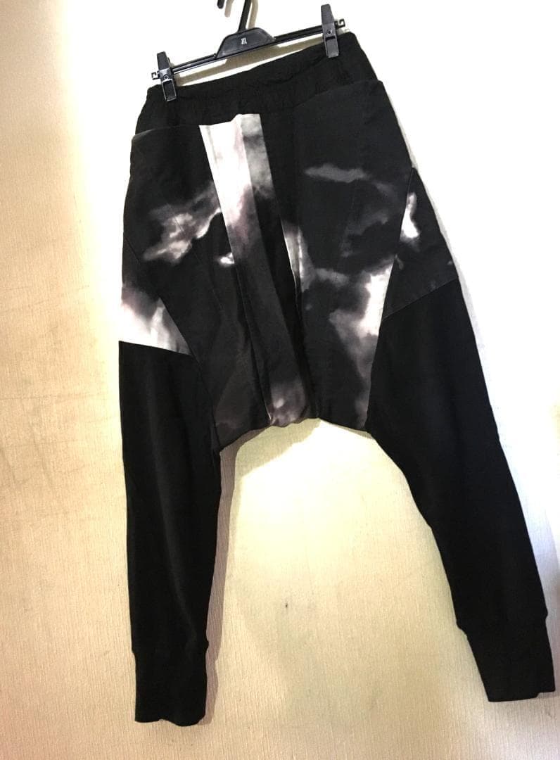 早い者勝ち！NILOS グラフィックプリントサルエルパンツ - メルカリ