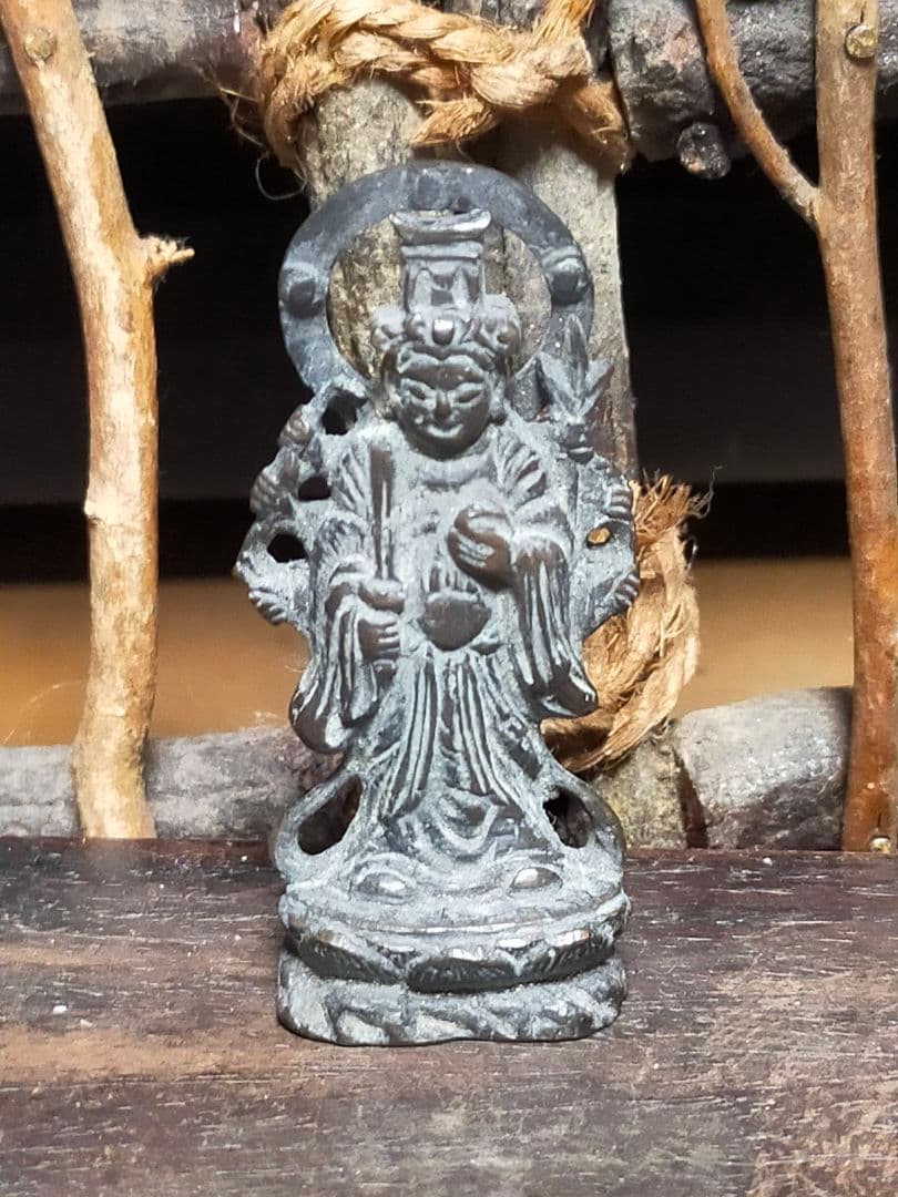 ♥とても古い 銅製 仏像 虚空蔵菩薩 十体 木箱付き 観音像 観音様 骨董