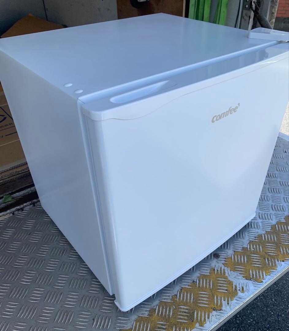 ハル　美品 高年式　コンフィーCOMFEE' コンパクト冷蔵庫