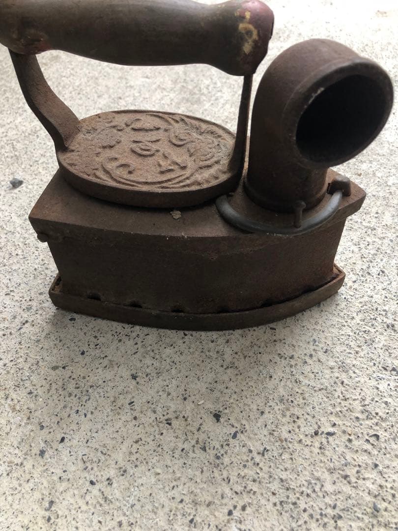 炭火アイロン・ヴィンテージ 炭火アイロン 鉄鋳物 炭火アイロン