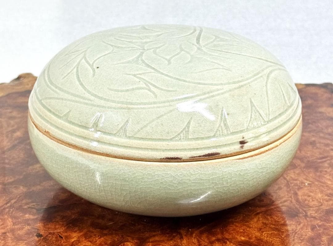 時代物 青磁刻輪花蓋物 捧合 約直径19cm 中国古玩 骨董古美術