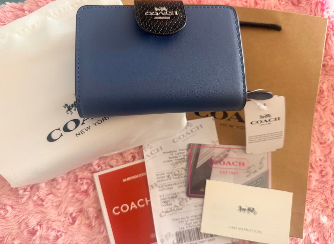 COACH ネイビー 二つ折り財布新品 プレゼントに♡