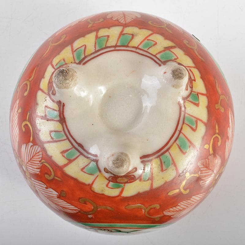 伊万里焼 赤絵金彩 獅子文 丸形三足香炉 透かし火屋付 時代