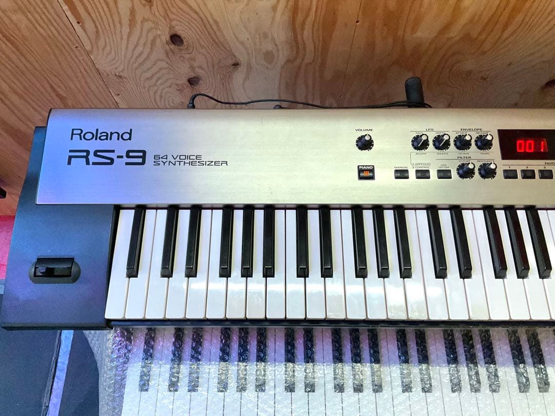 Roland RS-9 64 Voice Synthesizer