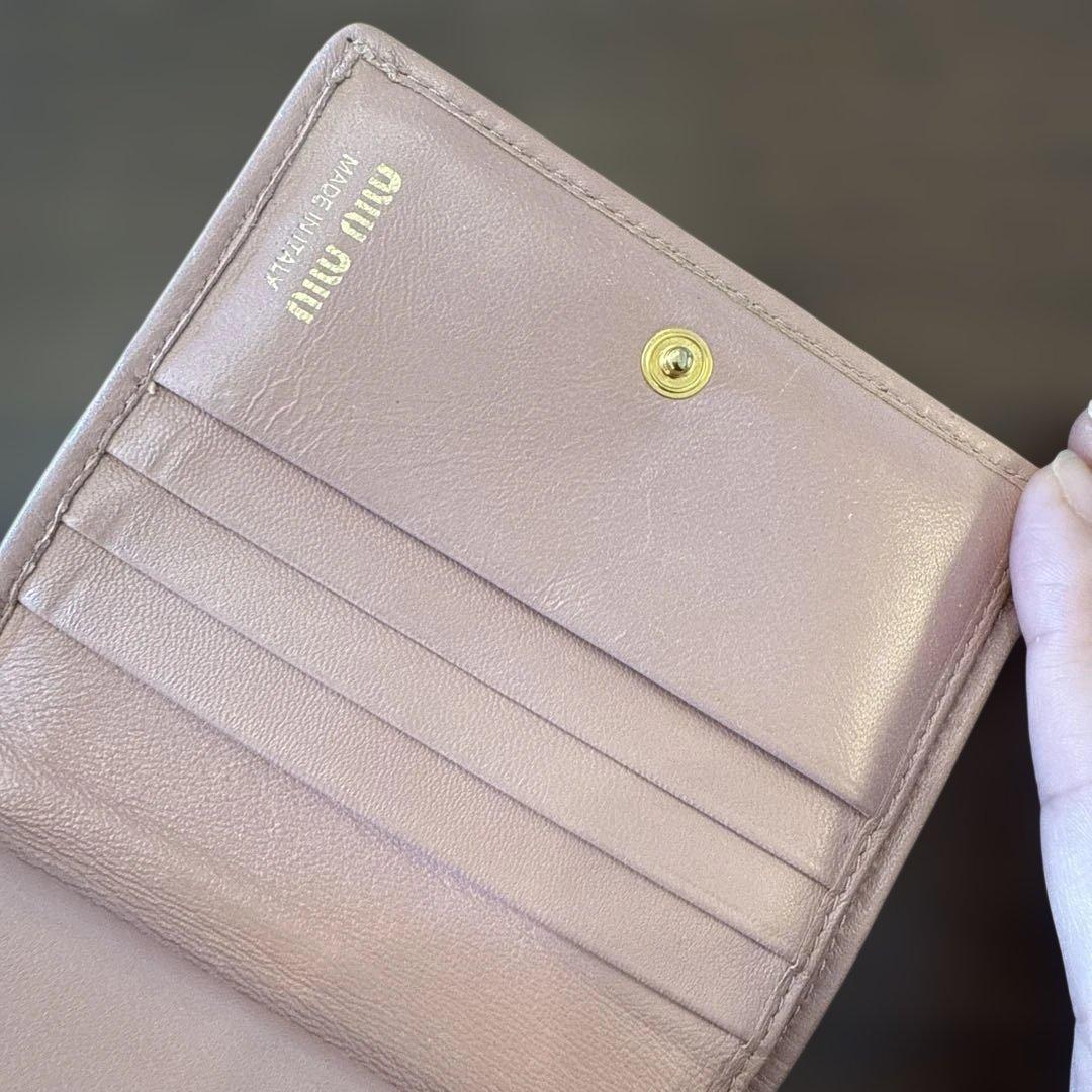 miu miu 淡いピンク 二つ折り財布