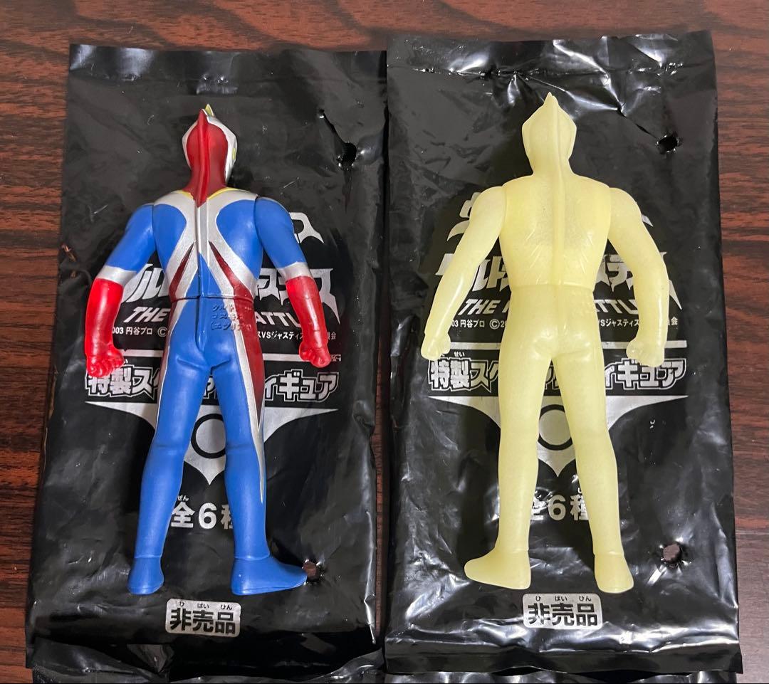 ウルトラマンコスモス ジャスティス 蓄光 クリアレッド 前売り券特典