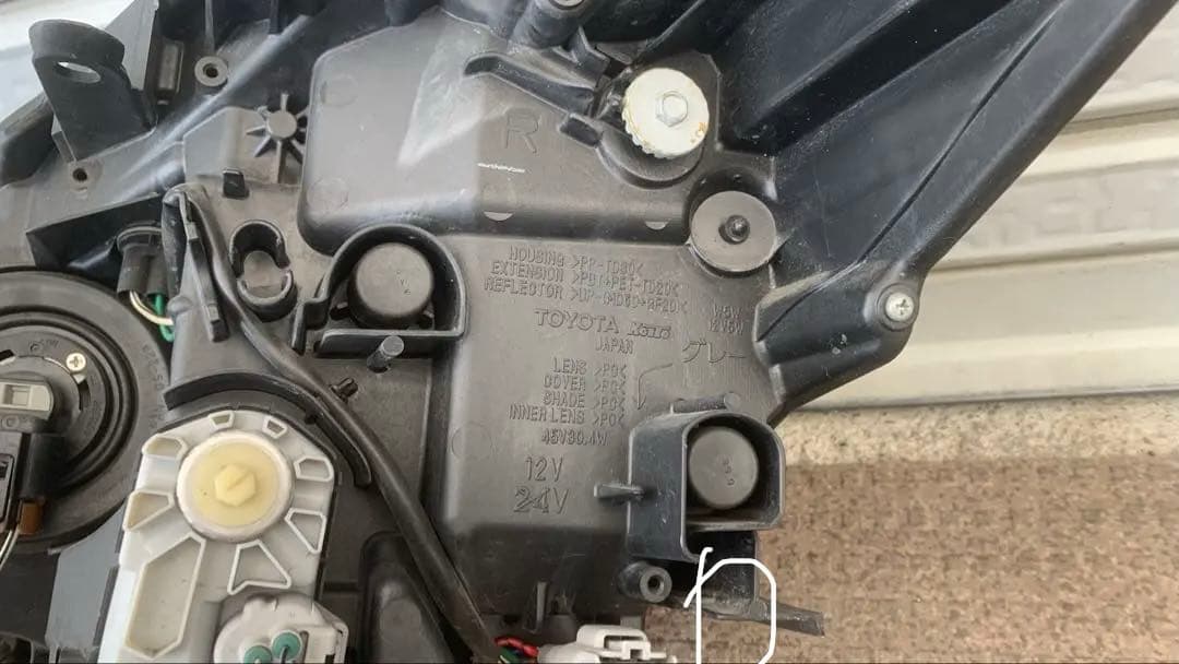中古 トヨタ 純正 プリウス 《 ZVW30 》 右ヘッドライト Koito