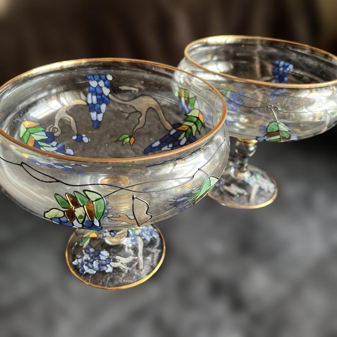 葡萄と葉のデザイン ガラスの器　2個セット 葡萄と葉のデザイン ガラスの器 2個セット 葡萄と葉のデザイン