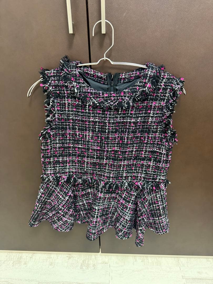 シェリエ　sheller ツイード　トップス　新品未使用　ペプラム