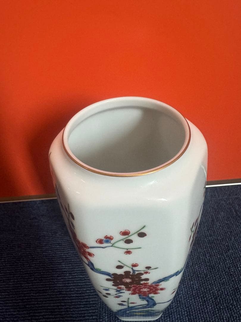 1947 深川製磁 岩梅 六角花瓶 金彩 未使用 1947 深川製磁岩