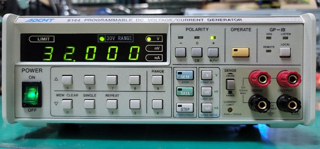 ADVANTEST プログラマブル 直流電圧/電流発生器