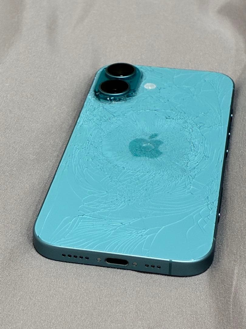 iPhone16 背面割れ 動作不良なし ジャンク品扱い