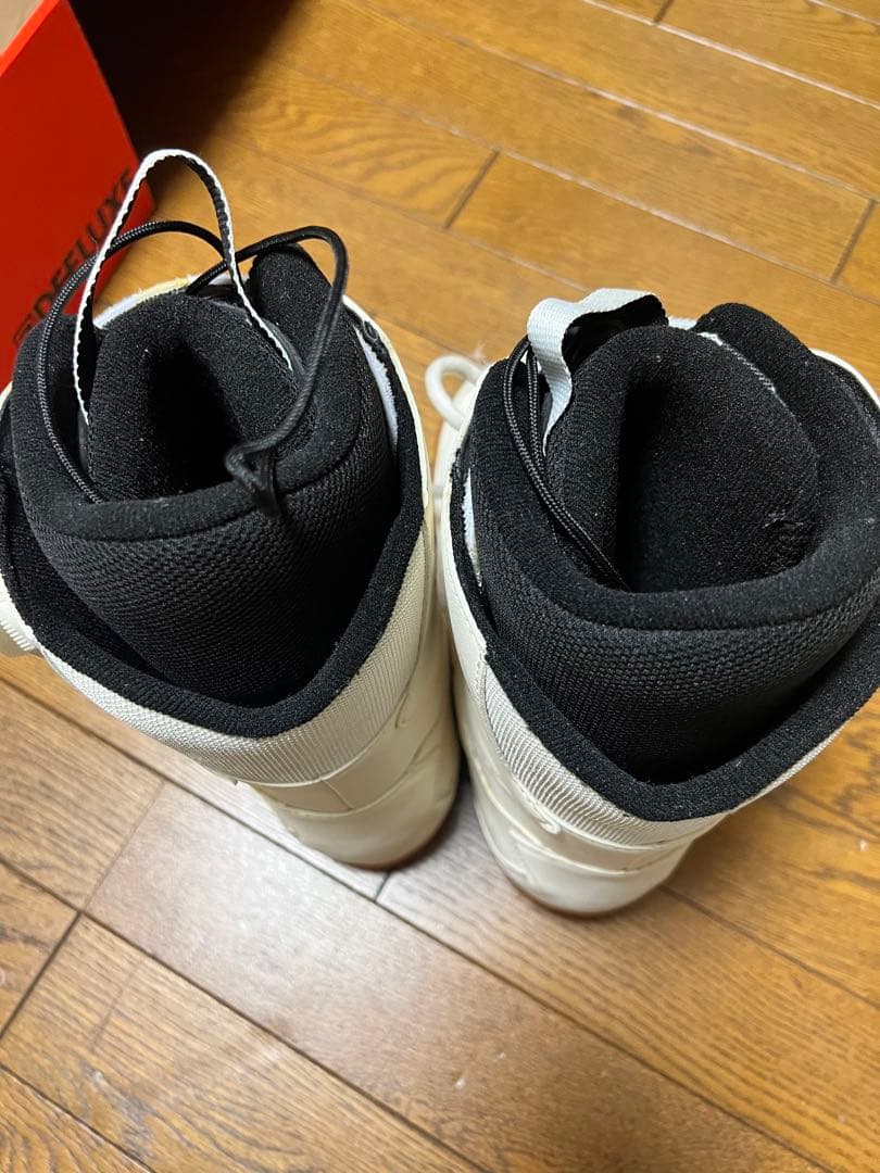 DEELUXE DNA スノーボードブーツ ホワイト 23-24