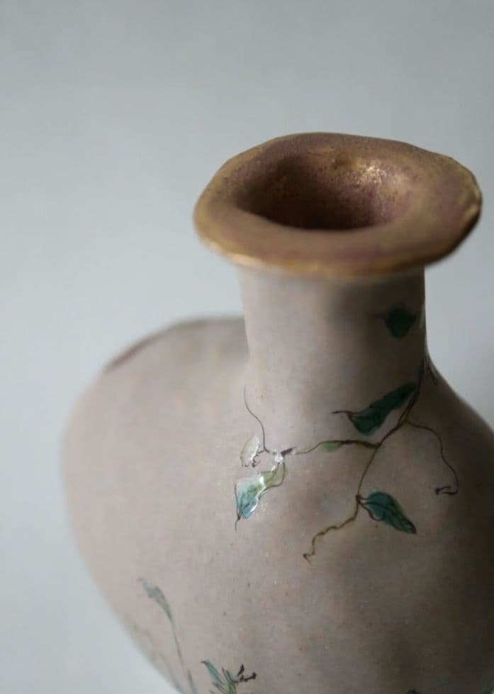 北井真衣さん　アニマルセラピー　壺　九谷焼